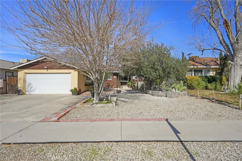 621 W Avenue J10, Lancaster, CA 93534