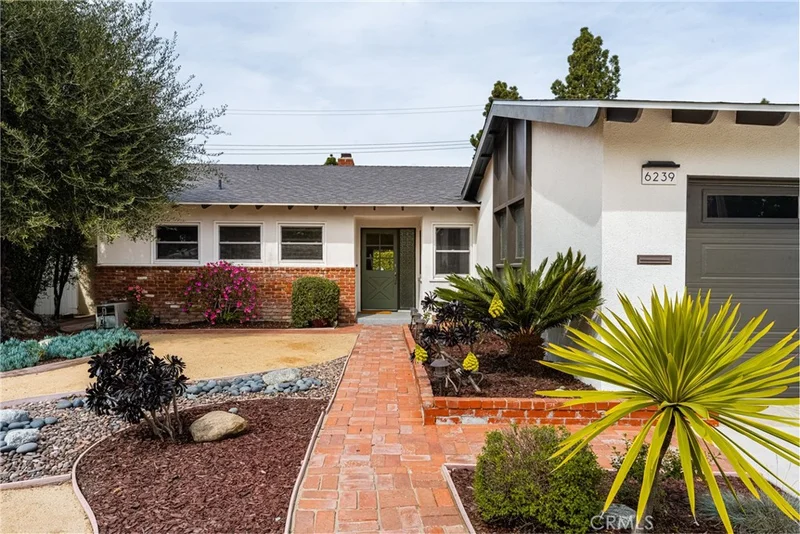 6239 E 6th Street, Long Beach, CA 90803