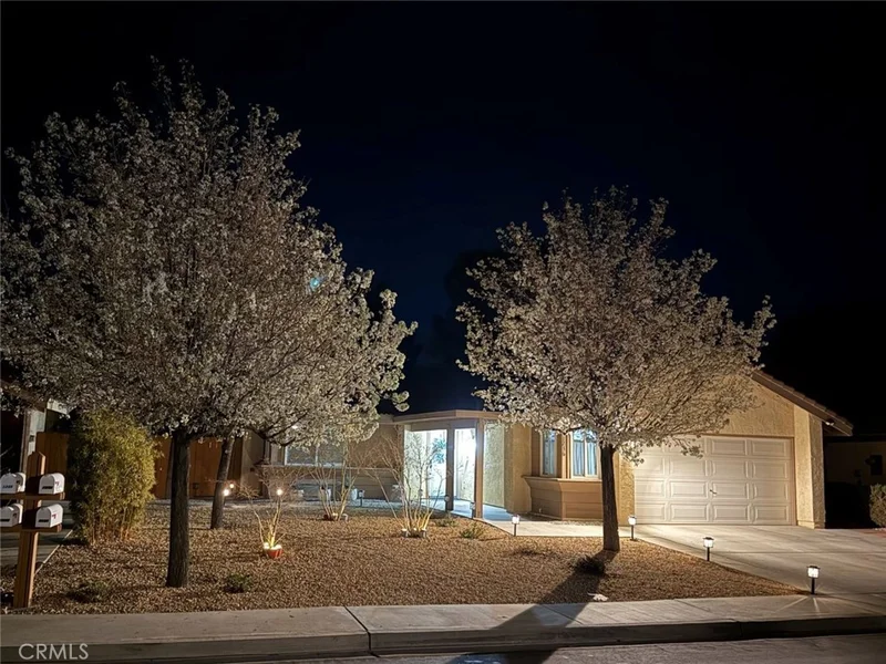 1236 Mount Whitney Lane, Ridgecrest, CA 93555