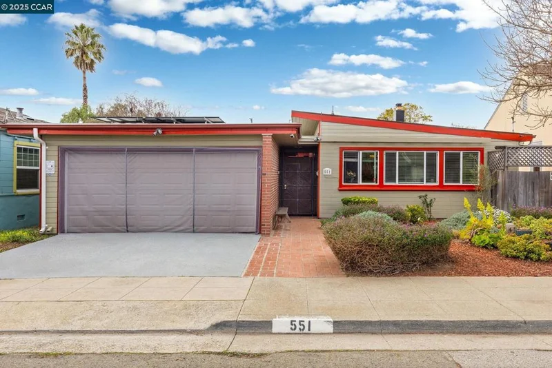 551 31st, Richmond, CA 94804