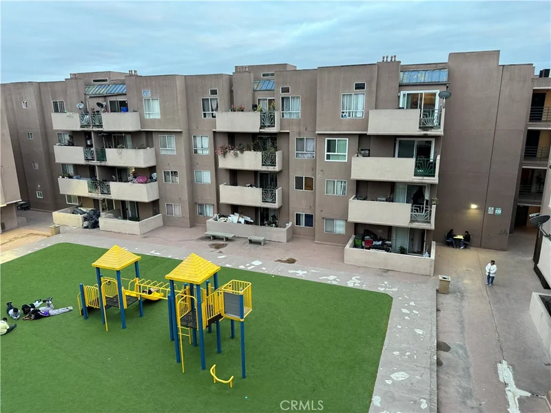 450 E 4th Street 405, Santa Ana, CA 92701