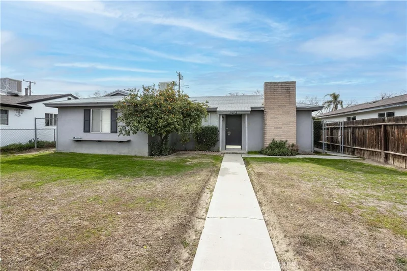 1013 Meredith Drive, Bakersfield, CA 93304