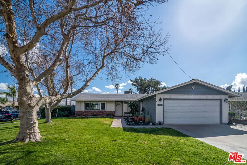 27067 Cypress Street, Highland, CA 92346