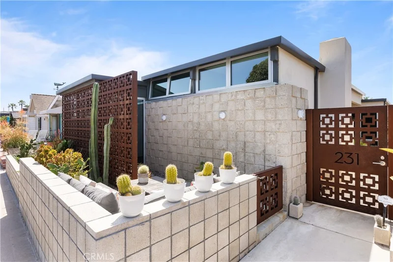 231 61st Street, Newport Beach, CA 92663