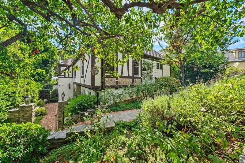 770 Huntington Circle, Pasadena, CA 91106