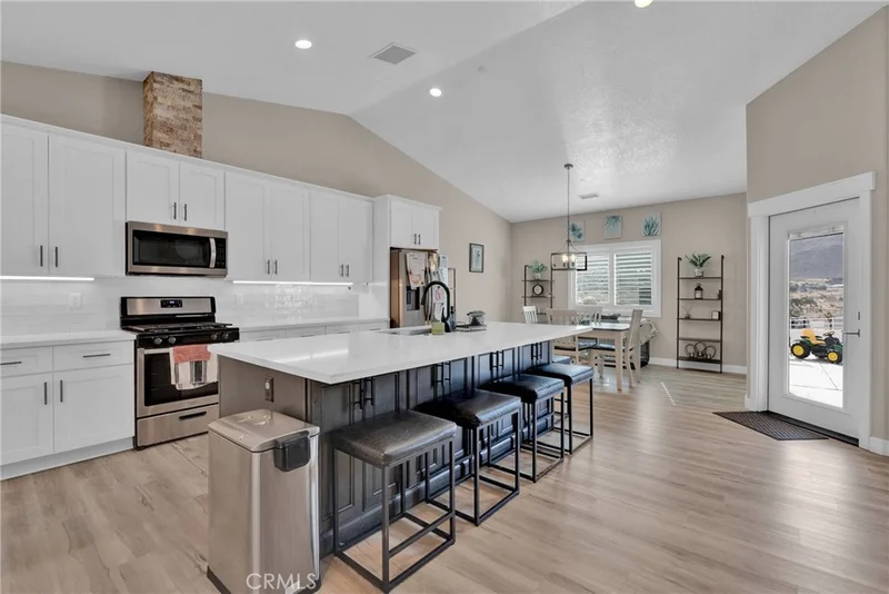22445 Pacific Street, Apple Valley, CA 92308