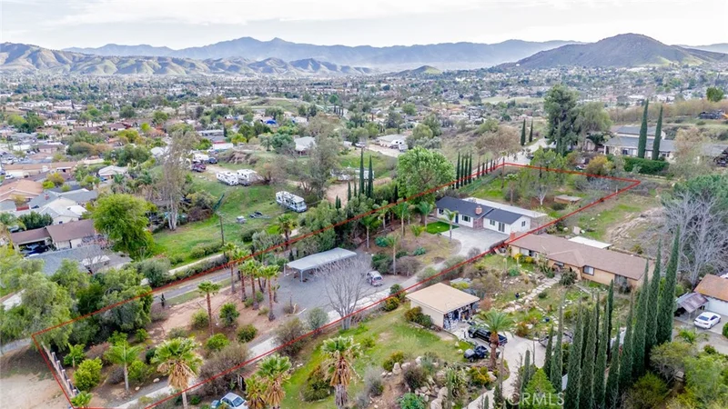 5432 Bushnell Avenue, Riverside, CA 92505
