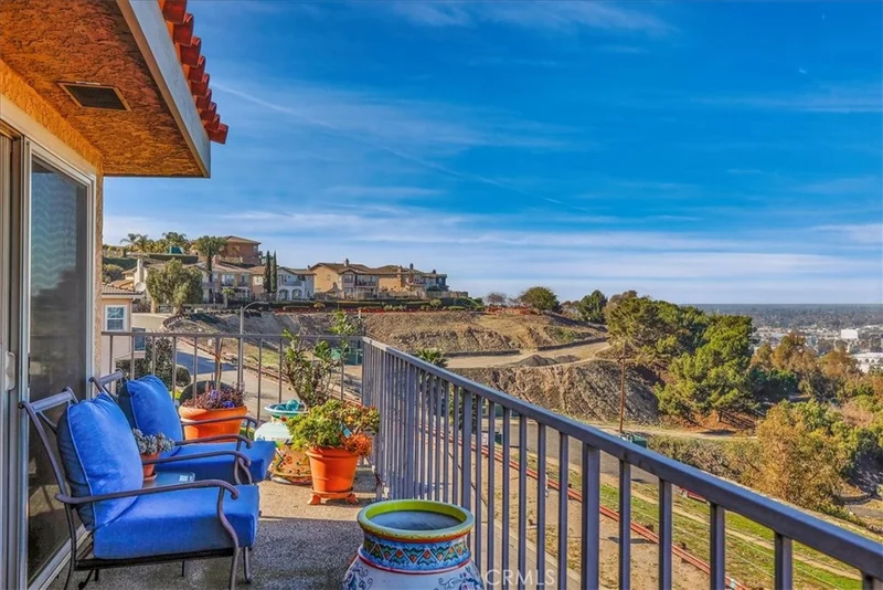 2700 E Panorama Drive 408, Signal Hill, CA 90755