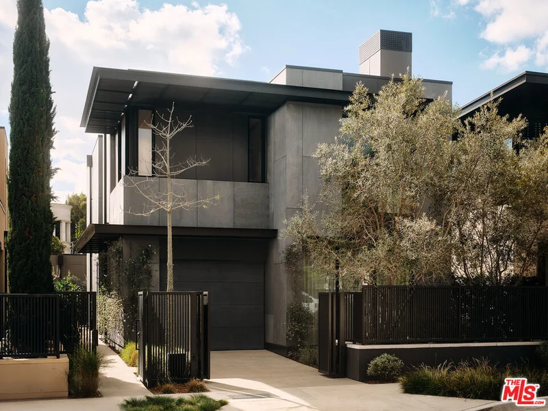 8910 Rosewood Avenue, West Hollywood, CA 90048
