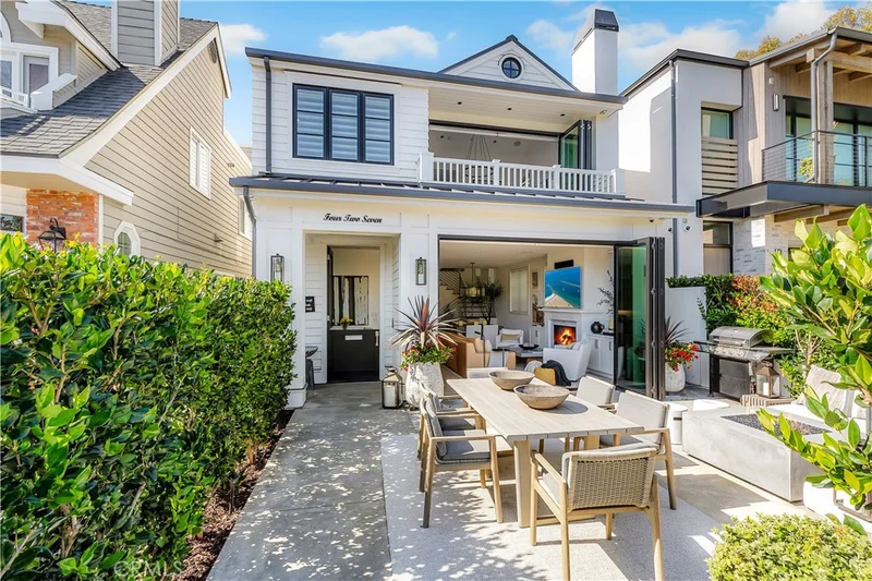 427 Marigold Avenue, Corona Del Mar, CA 92625