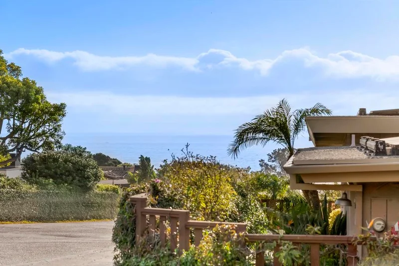 520 10th St., Del Mar, CA 92014