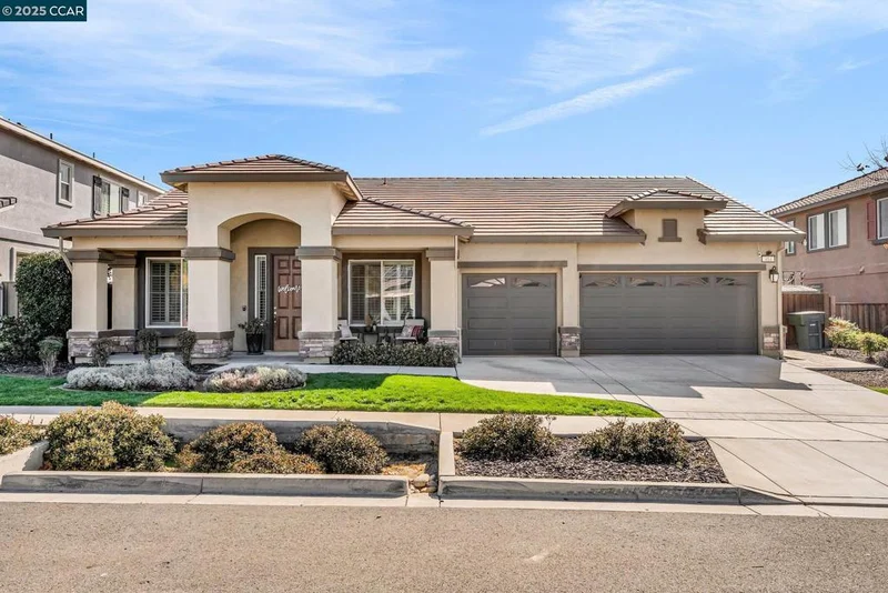 414 Pinenut St, Oakley, CA 94561