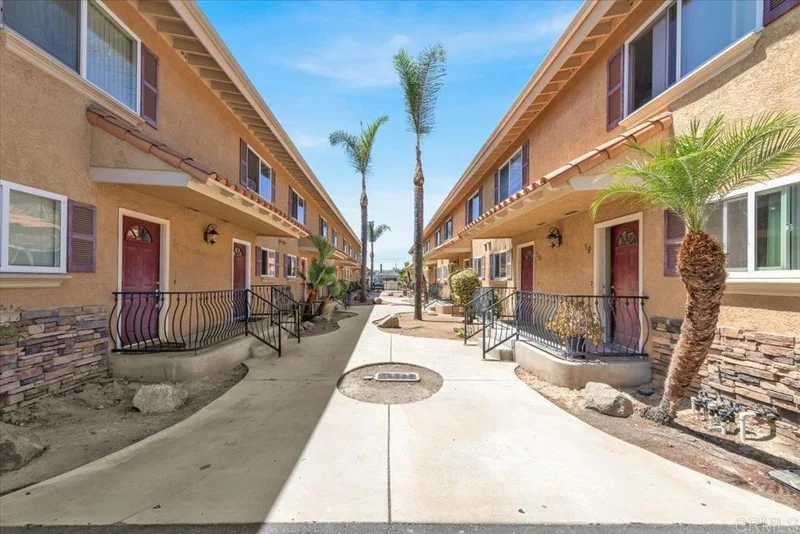 792 N Mollison Avenue 22, El Cajon, CA 92021