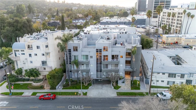4557 Haskell Avenue 301, Encino, CA 91436