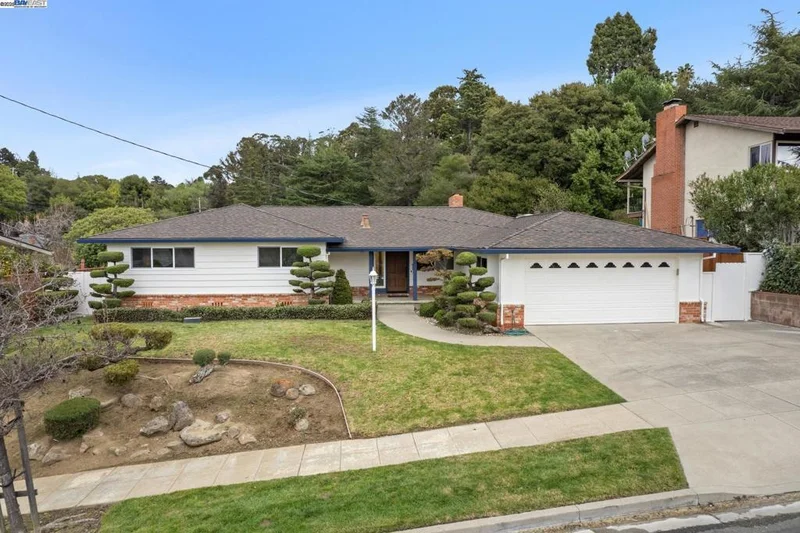 1038 Palisade St, Hayward, CA 94542