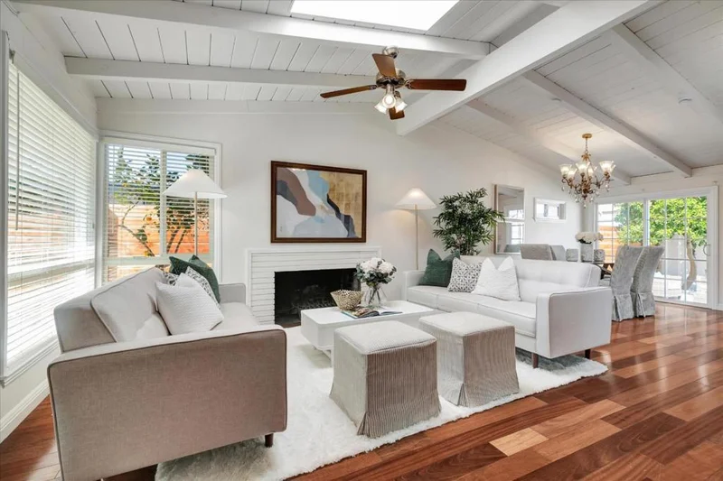 301 W Eaglewood Avenue, Sunnyvale, CA 94085
