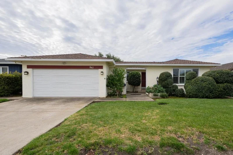 847 Saint Ann Drive, Salinas, CA 93901
