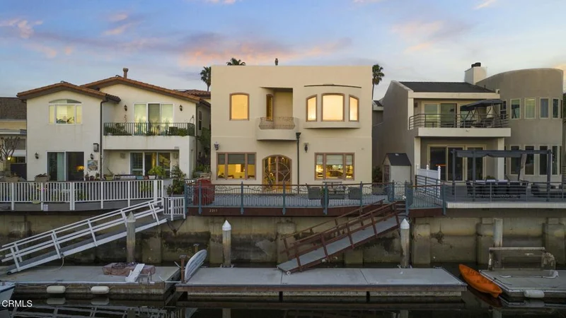 2255 Victoria Avenue, Oxnard, CA 93035