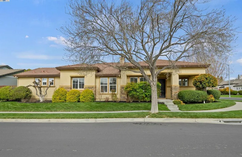 5582 Linden St, Dublin, CA 94568