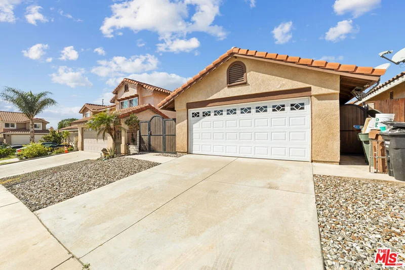 1045 Bautista Lane, Colton, CA 92324