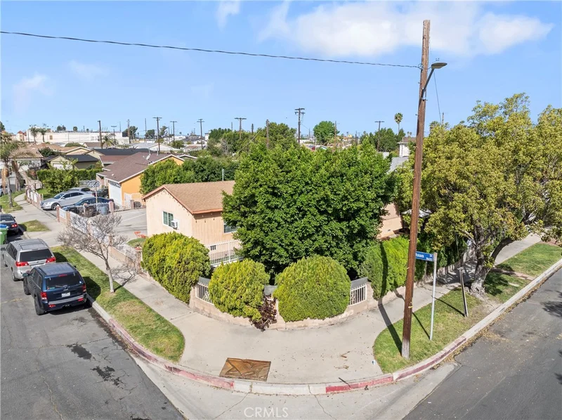 7735 Lemp Avenue, North Hollywood, CA 91605