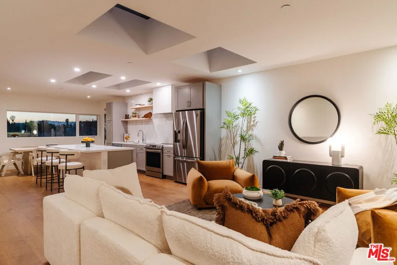 4323 1/2 Burns Avenue, Los Angeles, CA 90029