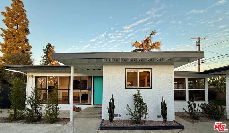 5128 E Wardlow Road, Long Beach, CA 90808
