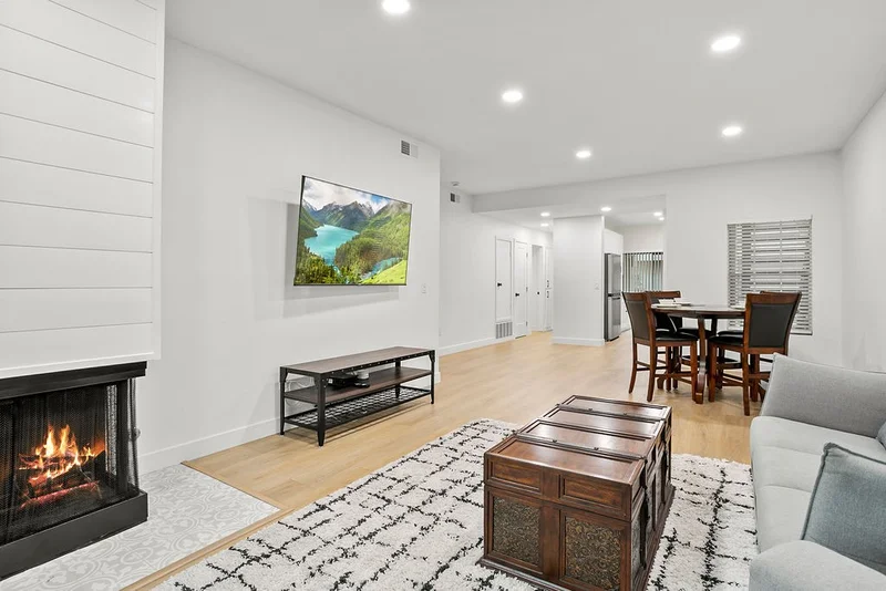 2534 W Macarthur Boulevard C, Santa Ana, CA 92704
