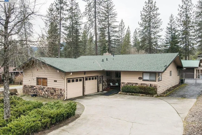 401 Easter Ave., Weaverville, CA 96093