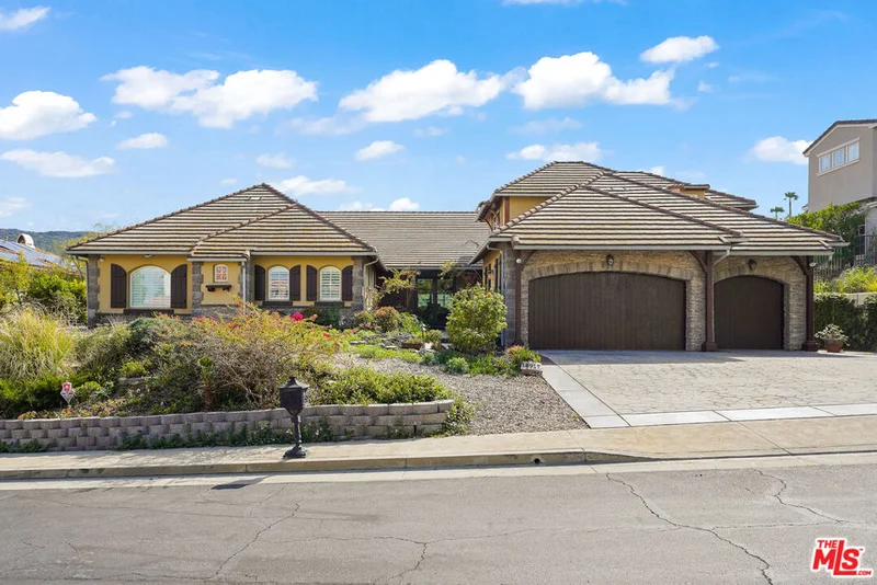 18917 Carmel Crest Drive, Tarzana, CA 91356