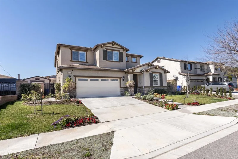 7752 Arosia, Fontana, CA 92336