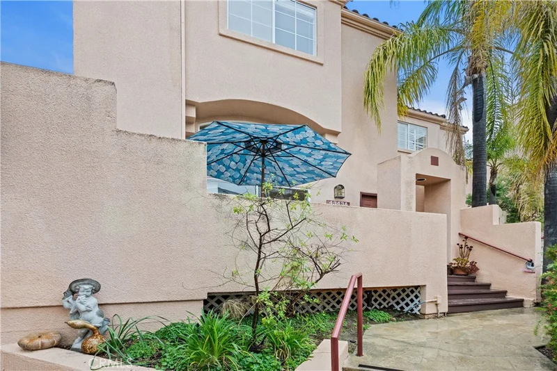 4343 Freedom Drive A, Calabasas, CA 91302