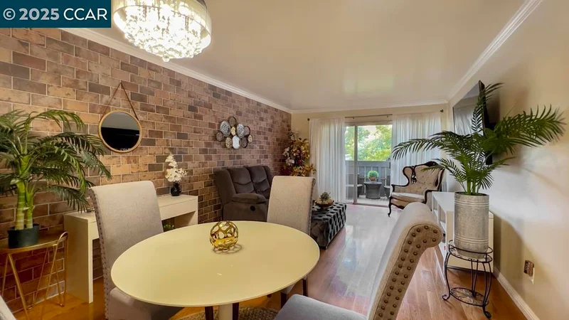 900 Southampton Rd 4, Benicia, CA 94510