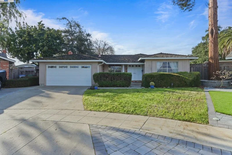 1025 Laureldale Ln, San Jose, CA 95136