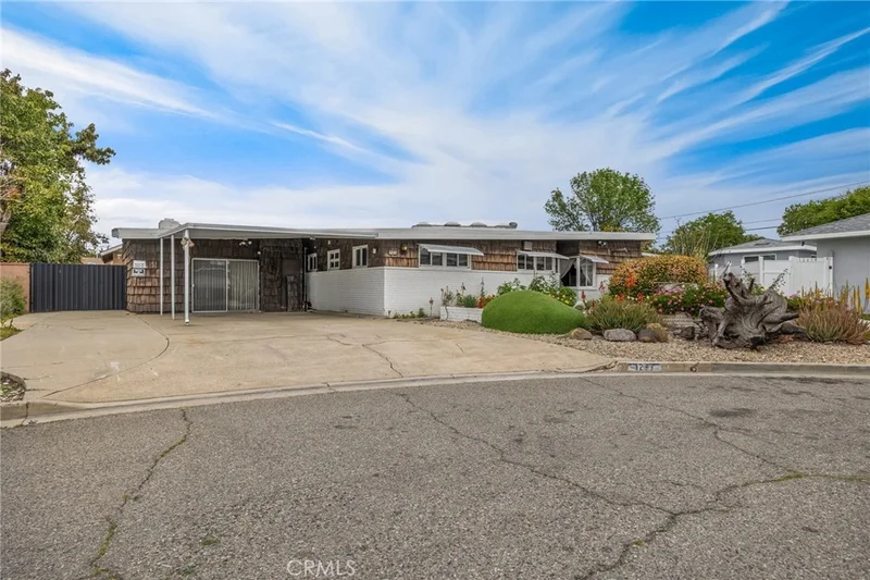 1237 E Crestbrook Place, Anaheim, CA 92805