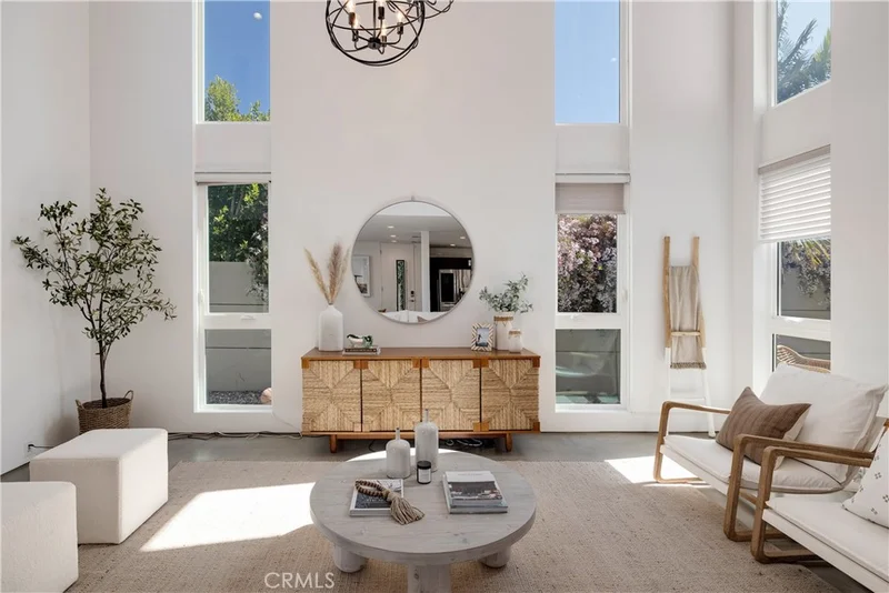 4342 Coolidge Avenue, Los Angeles, CA 90066