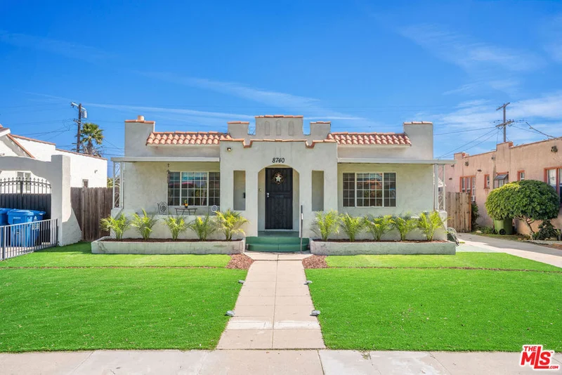 8740 La Salle Avenue, Los Angeles, CA 90047