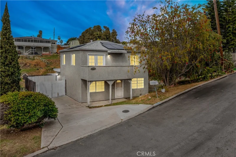 5594 San Onofre, San Diego, CA 92114