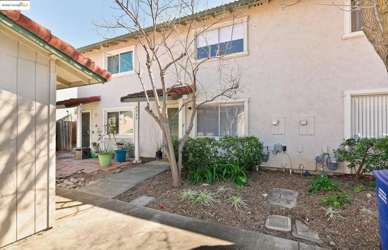 4340 Saint Charles Pl, Concord, CA 94521