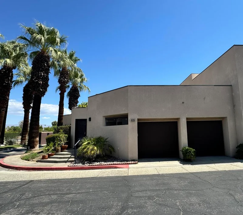464 Village Square E, Palm Springs, CA 92262