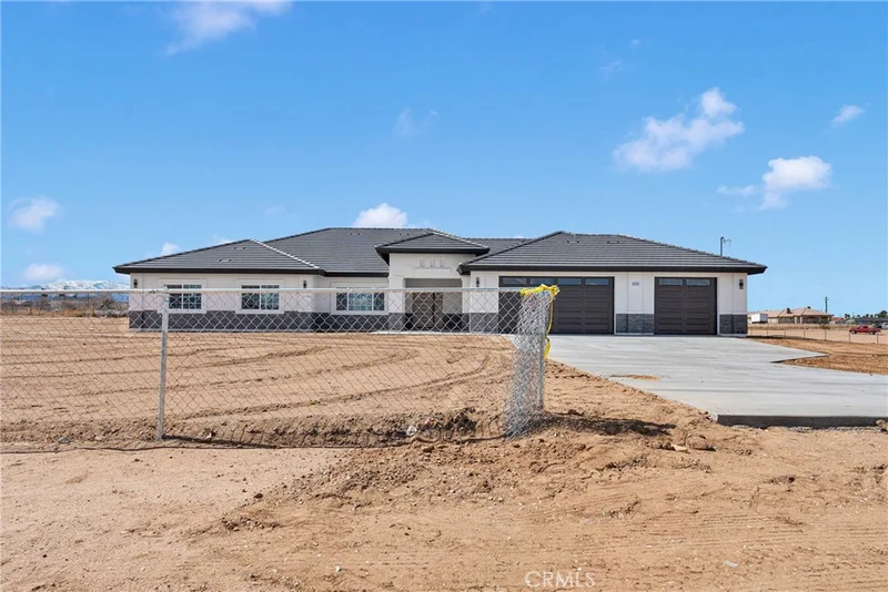11424 10th Avenue, Hesperia, CA 92345