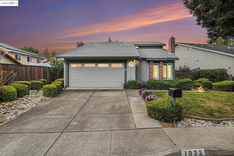 1022 Village Oaks Drive, Martinez, CA 94553