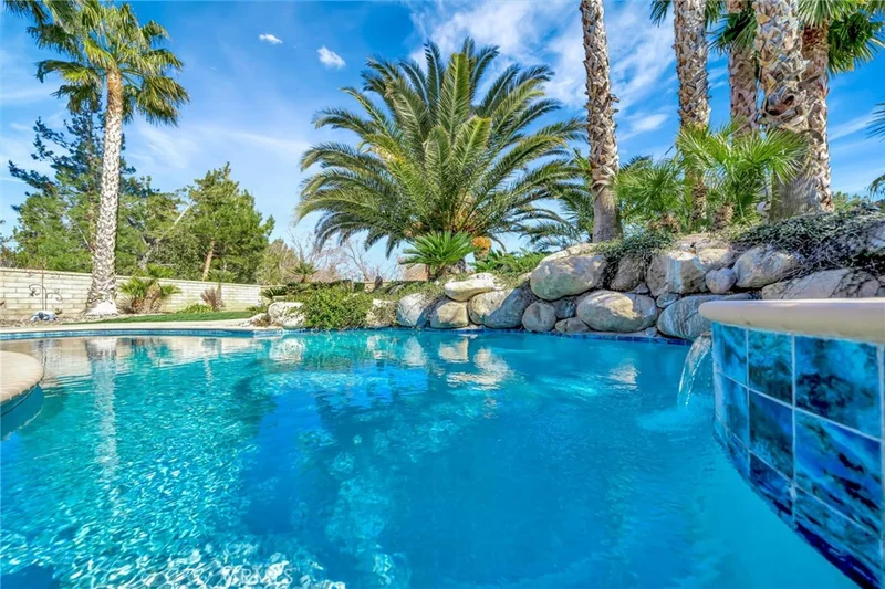 41248 Myrtle Street, Palmdale, CA 93551