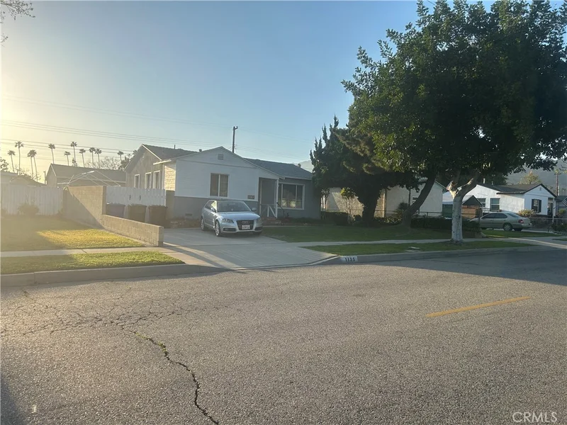 1135 N Dalton Avenue, Azusa, CA 91702