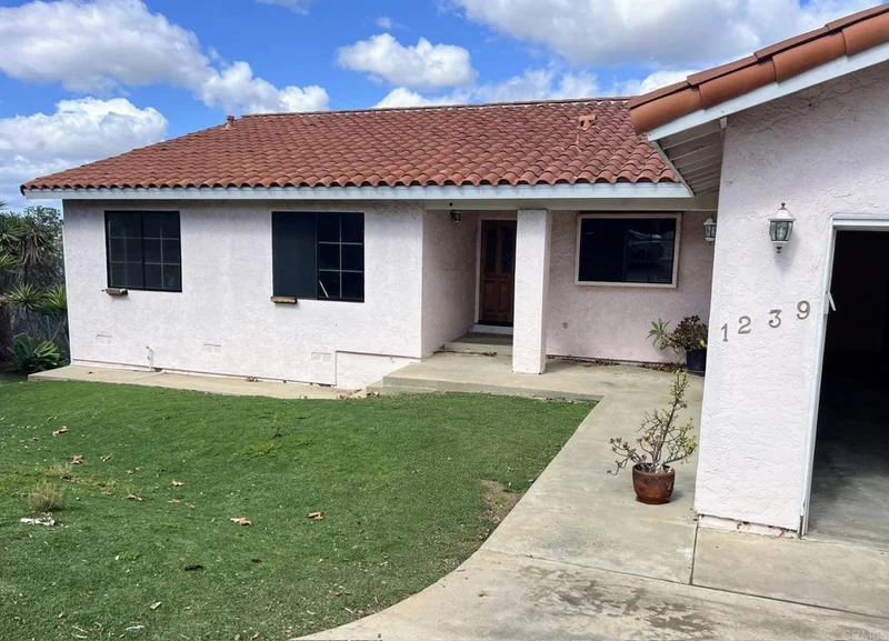 1239 Cypress Drive, Vista, CA 92084