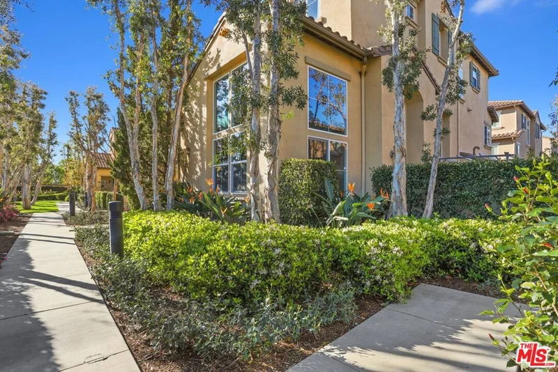 300 W Linden Drive, Orange, CA 92865