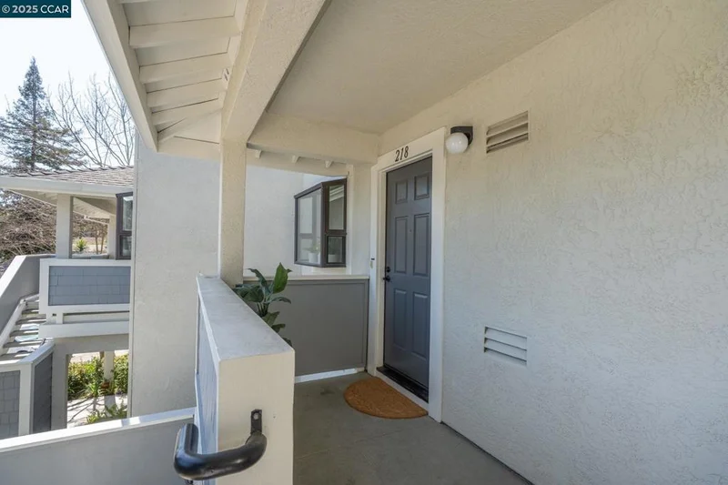 2582 Oak Rd 218, Walnut Creek, CA 94597