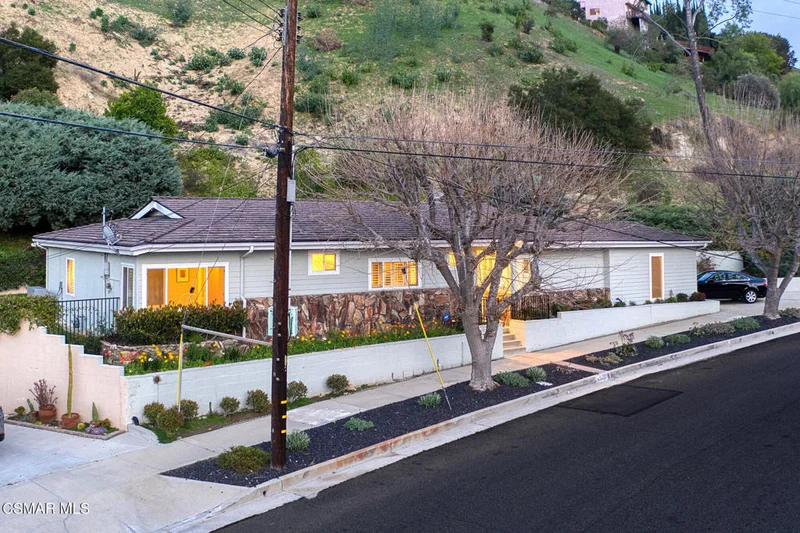4340 Canoga Drive, Woodland Hills, CA 91364