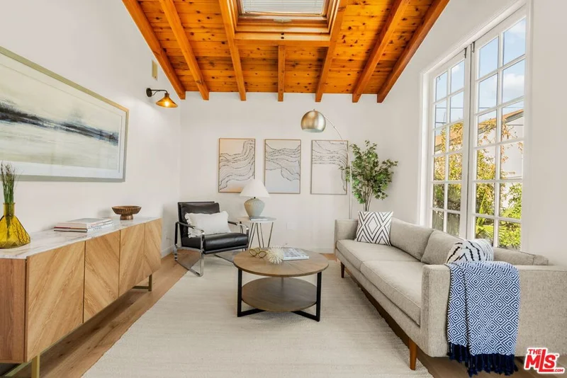 6239 W 77th Street, Los Angeles, CA 90045