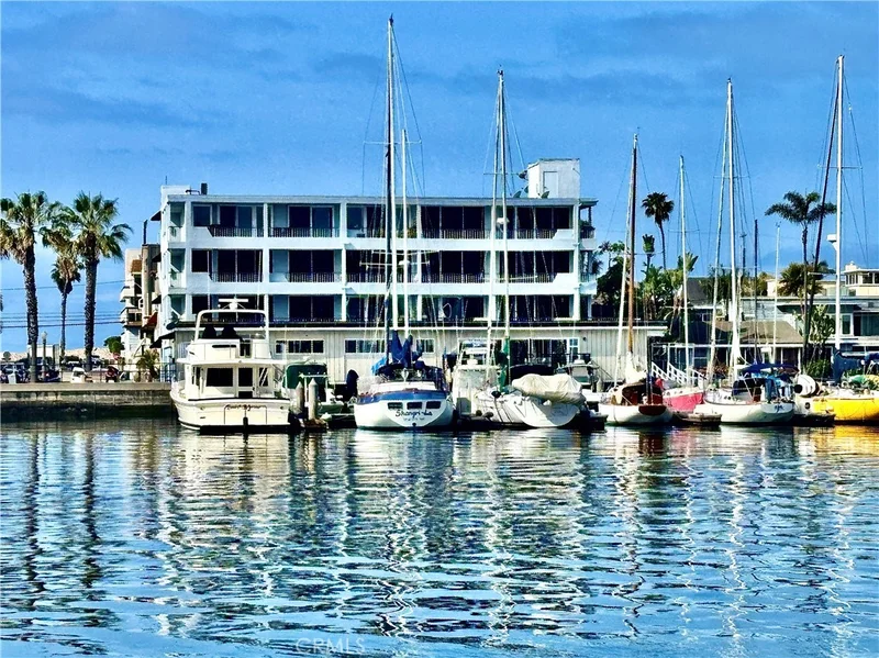 6150 E Bay Shore 301, Long Beach, CA 90803